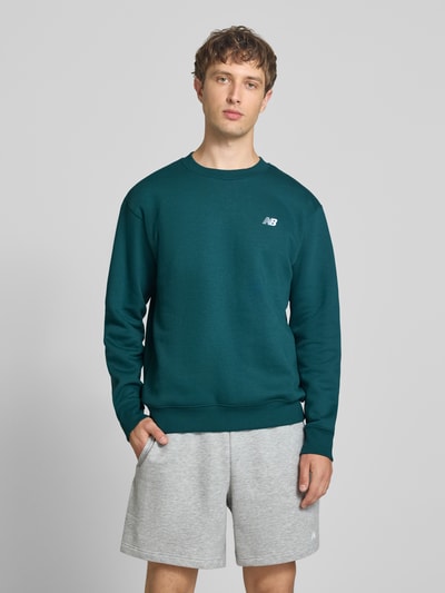 New Balance Sweatshirt mit Rundhalsausschnitt und Label-Stitching Dunkelgruen 4