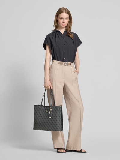 Guess Shopper mit Label-Applikation Modell 'MERIDIAN GIRLFRIEND TOTE' Graphit 1