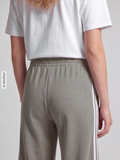 adidas Sportswear Sweathose mit Gummizug Hellgrau 3
