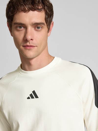 adidas Sportswear T-shirt z logo i okrągłym dekoltem Złamany biały 3