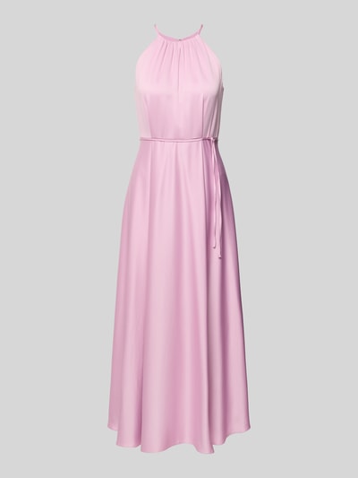 Produktfoto, Cocktailkleid aus Satin mit Bindegürtel von Jake*s Cocktail w kolorze jasnoróżowym, linia a, wiązanie na szyi, długość tyłu 130 cm, szerokość w rozmiarze 36: 40 cm, satynowa powierzchnia