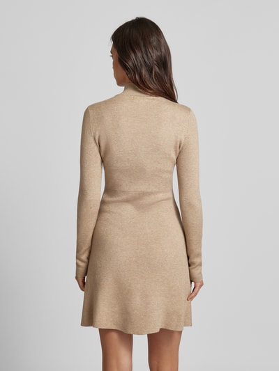 Vero Moda Tailliertes Strickkleid mit geripptem Mock-Neck Modell 'GOLD' Taupe 5