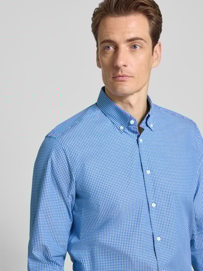 Christian Berg Men Koszula biznesowa o kroju regular fit z kołnierzykiem typu button down Królewski niebieski 3