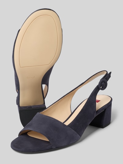 Produktfoto, Midheels aus Leder mit Blockabsatz van Högl, echt leer, afgeronde vorm, riem met gesp, gladde zool, hakhoogte 5 cm, schachthoogte 5 cm, schachtwijdte 4 cm