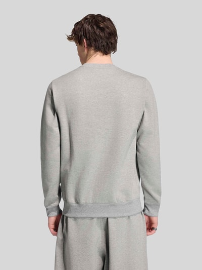 adidas Originals Regular Fit Sweatshirt aus Baumwoll-Mix mit Logo-Stitching Mittelgrau Melange 5