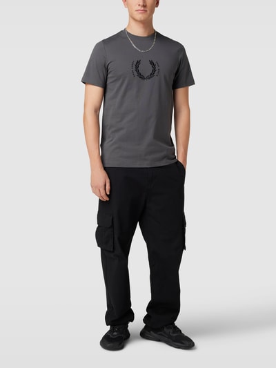 Fred Perry T-Shirt mit Logo-Stitching Graphit 1