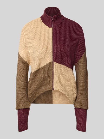 Produktfoto, Jacke in strick-Optik Modell 'Charlie' von NOISY MAY®, lockere Passform, Stehkragen, Reißverschluss, beige, braun und bordeaux, Rückenlänge 58 cm, Ärmellänge 56 cm