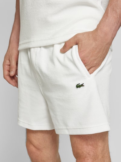 Lacoste Szorty o kroju regular fit z elastycznym pasem Złamany biały 3