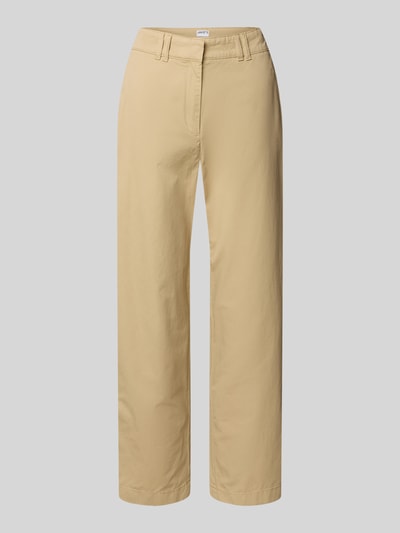 Produktfoto, Chino mit Paspeltaschen am Gesäß von Jake*s Casual in Beige, Relaxed-Fit, mit Eingrifftaschen, verkürzte Passform, glatte Textur
