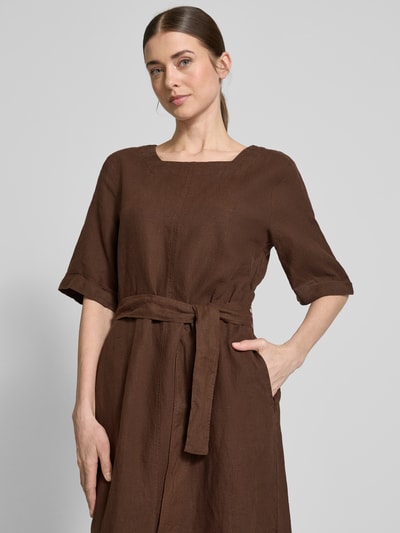 MAERZ Muenchen Knielanges Leinenkleid mit Karree-Ausschnitt Mittelbraun 3