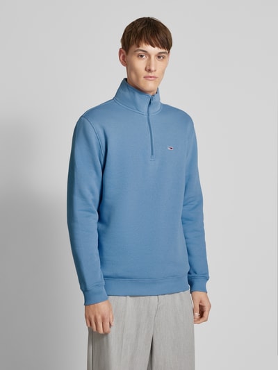 Tommy Jeans Regular Fit Sweatshirt mit Troyer-Kragen Rauchblau 4