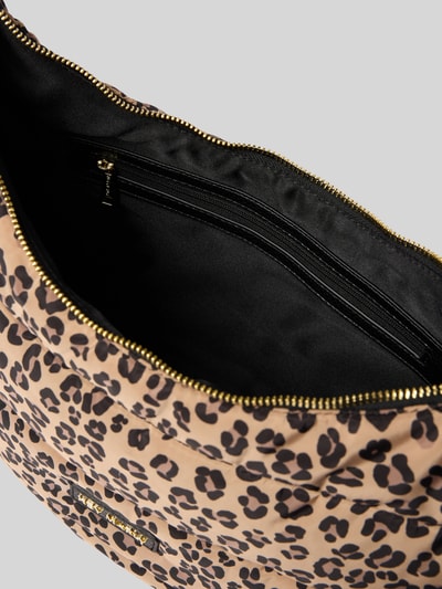 Productfoto, Bauchtasche mit Allover-Leo-Print Modell 'Lifetime Buddy' van Hey Marly met luipaardprint, labelpatch, hoofdvak met ritssluiting, afneembare schouderband, binnenvak met rits, breedte 36 cm, lengte 28 cm, diepte 12 cm, schouderbandlengte 99 cm.