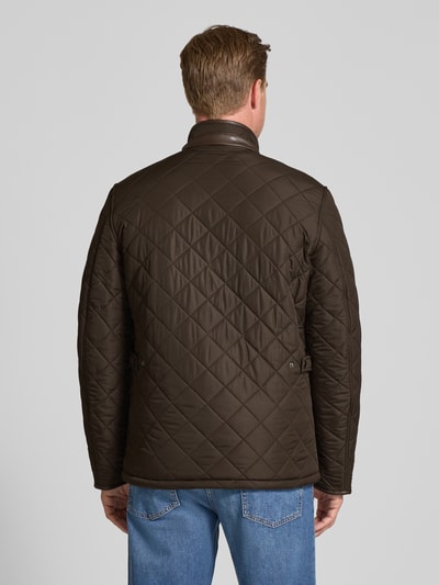 Barbour Regular Fit Steppjacke mit Pattentaschen Modell 'POWELL' Oliv 5