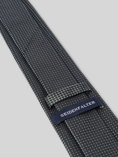 Produktfoto, Krawatte aus reiner Seide von Prince Bowtie mit Strukturmuster, Teilungsnähten, klassischer Passform und 7 cm Breite.