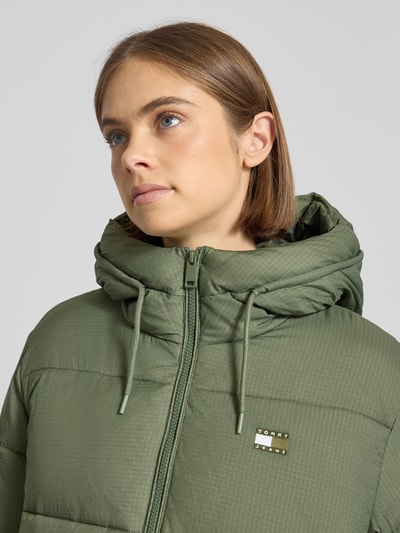 Tommy Jeans Regular Fit Steppjacke mit Kapuze Khaki 3