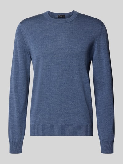 Produktfoto, Strickpullover aus Schurwolle mit Label-Detail von MAERZ Muenchen in Blau, Rundhalsausschnitt, Regular Fit, glatte Textur