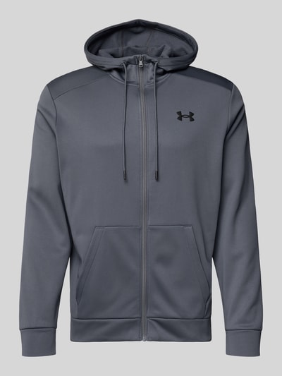 Produktfoto, Sweatjacke mit Kapuze von Under Armour in Grau mit Tunnelzug, Reißverschluss, Label-Detail, Eingrifftaschen, gerippte Abschlüsse, lockerer Schnitt, Rückenlänge 69 cm, Ärmellänge 66 cm bei Größe M