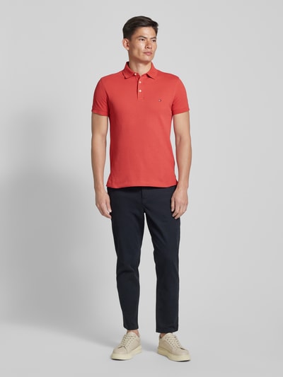 Tommy Hilfiger Slim Fit Poloshirt mit Logo-Stitching Rostrot 1