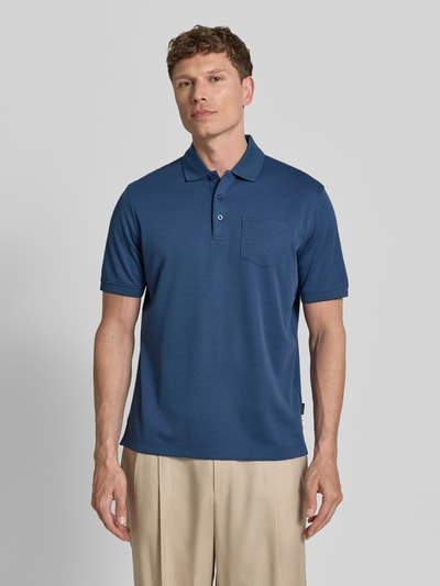 bugatti Regular Fit Poloshirt mit Brusttasche und Label-Stitching Dunkelblau 4