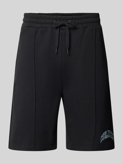 Produktfoto, Regular Fit Shorts mit Tunnelzug von COLUCCI aus reiner Baumwolle, schwarz, Label-Stitching, Bundweite M 44 cm, Innenbeinlänge 20 cm.