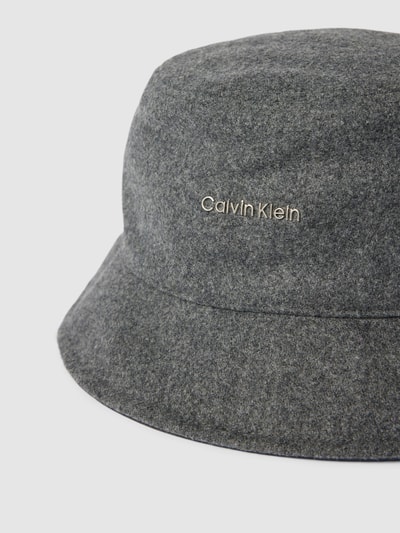 CK Calvin Klein Fischerhut mit Label-Detail Mittelgrau 2