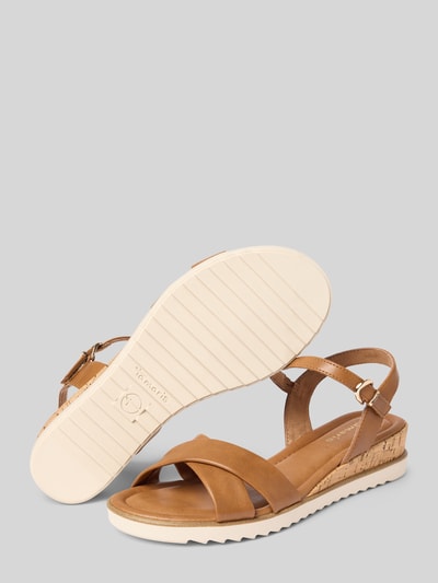 Produktfoto, Sandalen in Lederoptik mit Korkabsatz von Tamaris, unifarben, offene afgeronde schoenpunt, wedge met labelreliëf, gesp, geprofileerde zool