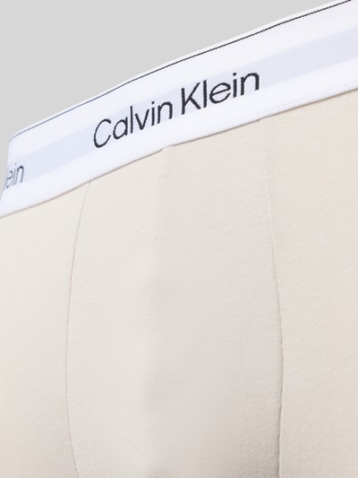 Produktfoto, Pant & Trunk aus Baumwoll-Mix im 3er-Pack von Calvin Klein Underwear, beige Stoff, weiße Bund mit schwarzem Logo, glatte Textur