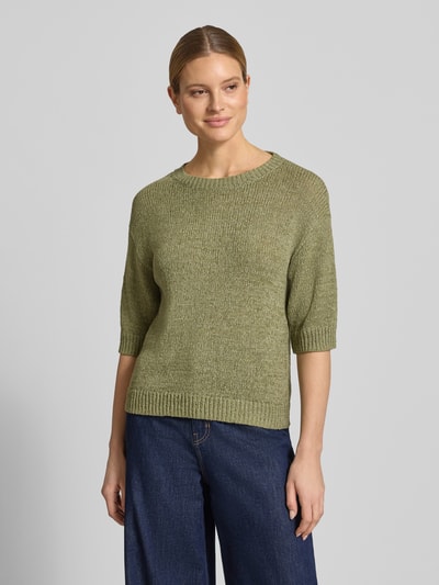 Vrouwenmodel draagt Relaxed Fit gebreide pullover uit katoenmix van s.Oliver BLACK LABEL, look: effen, 3/4-mouw, ronde hals, knitwear, Ganzkörperansicht van voren.