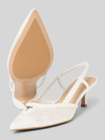 Produktfoto, Pumps mit Logo-Applikation Modell 'Yanno' von Guess in semitransparenter Optik, spitze Passform, offene Ferse, glatte Sohle, Absatzhöhe 6 cm, weiß-beige Farbtöne, feine Struktur, Größe 40.