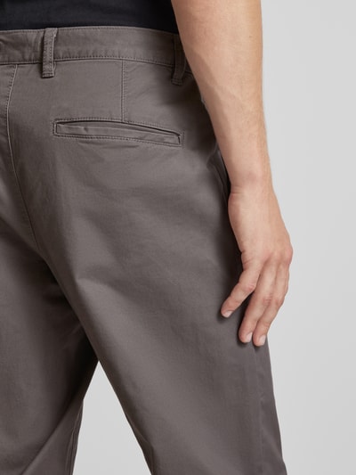 REVIEW Straight Leg Chino mit Gesäßtaschen Dunkelgrau 3