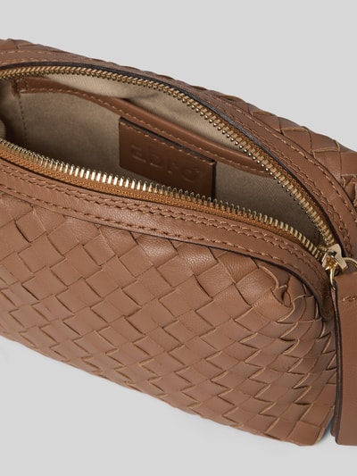 Abro Umhängetasche mit Strukturmuster Modell 'Kaia' Cognac 5