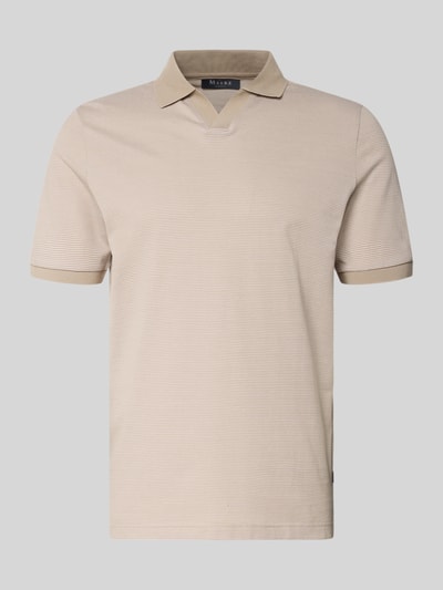 Produktfoto, Regular Fit Poloshirt aus Baumwolle mit V-Ausschnitt von MAERZ Muenchen, beige, Label-Detail, Rückenlänge 71 cm bei Größe 50