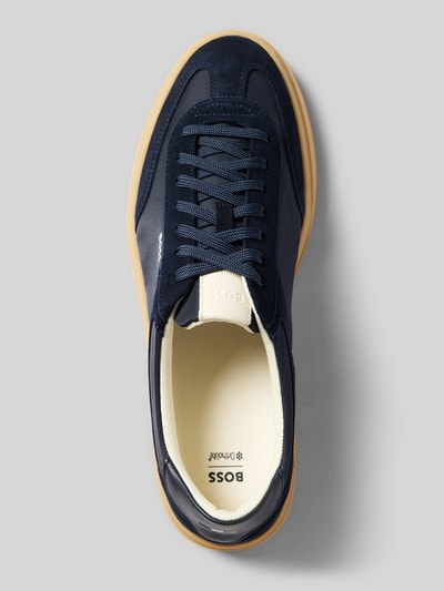 Produktfoto, Low Top Sneaker aus echtem Rindsleder Modell 'KIERAN_TENN' von BOSS, dwukolorowy, zaokrąglony nosek buta, płaska podeszwa eva, skóra welurowa