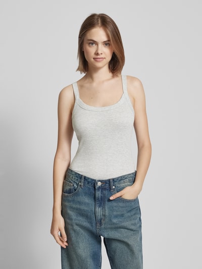 Gina Tricot Tanktop in Ripp-Optik Mittelgrau Melange 4