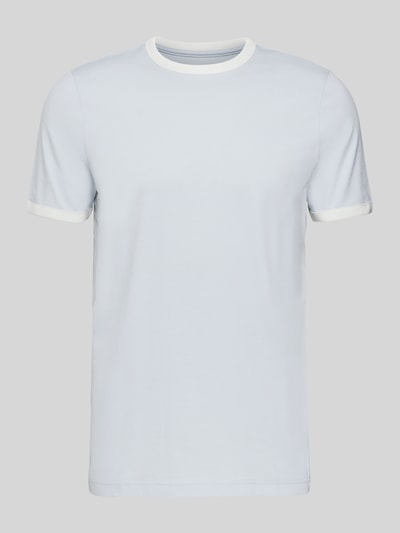 Produktfoto, Slim Fit T-Shirt mit Rundhalsausschnitt von MCNEAL, hellblau, reine Baumwolle, kurzärmelig, glatte Textur, Vorderansicht