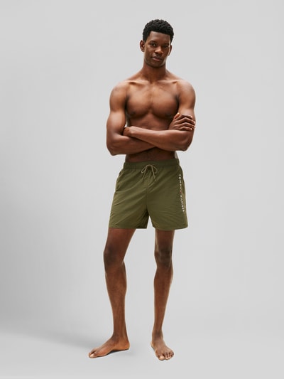 Tommy Hilfiger Badehose mit Label Print Oliv 1