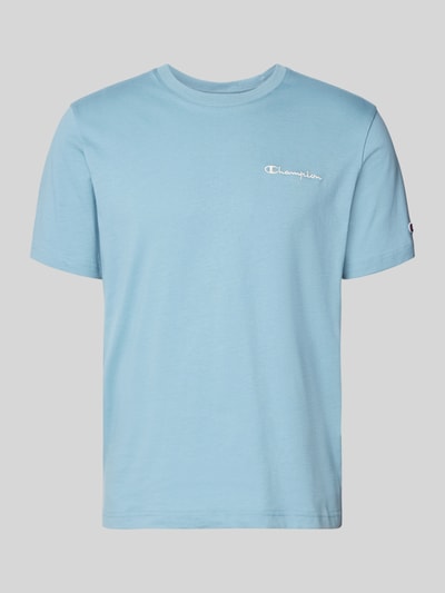 Produktfoto, T-Shirt mit Label-Stitchings und Rundhalsausschnitt von CHAMPION aus reiner bawełna, krój regular fit, długość tyłu w rozmiarze M 69 cm, jasnoniebieski, gładka tekstura