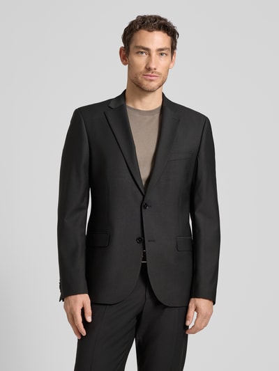 Męski model nosi Regular Fit Anzug mit 2-Knopf-Sakko von bugatti, czarny, mieszanka materiałów z dodatkiem żywej wełny, krój regular fit, kołnierz z połami, kieszenie z patką, kanty, szerokość w rozmiarze 50: 45 cm, długość tyłu: 74 cm, szerokość ramion: 46 cm, długość rękawów: 68 cm, długość wewnętrzna nogawki: 82 cm, całkowity widok z przodu.
