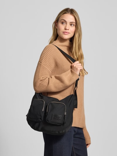 STUDIO BERLIN Umhängetasche mit Label-Patch Modell 'TEGEL' Black 1