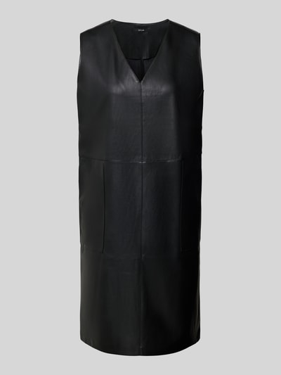 Produktfoto, Knielanges Kleid in Leder-Optik Modell 'Wancy' von Opus mit geradem Schnitt, V-Ausschnitt, Eingrifftaschen, glatte schwarze Textur.