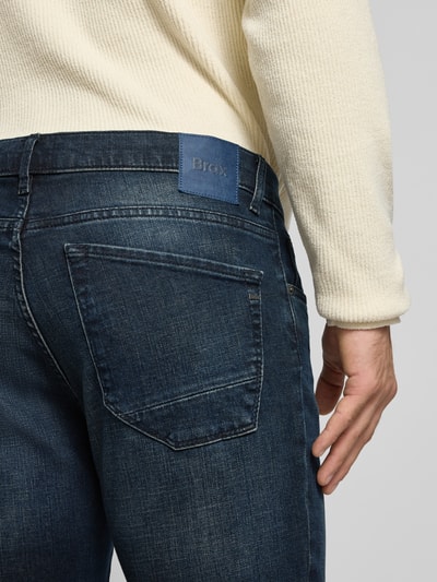 Brax Slim fit jeans met 5-pocketmodel, model 'Chuck' Marineblauw - 3