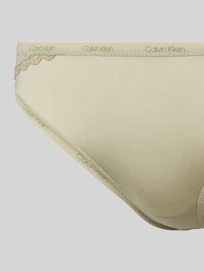 Calvin Klein Underwear Stringi z obszyciem koronką i elastycznym pasem Trzcinowy 2