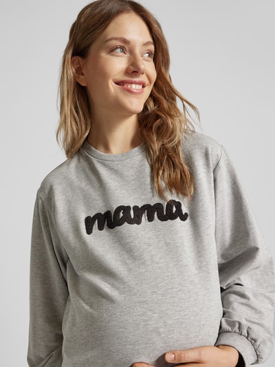 Mamalicious Bluza ciążowa z nadrukiem z logo model ‘VITA’ Średnioszary 3