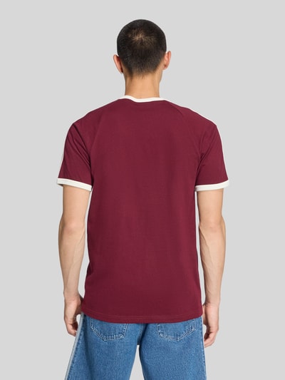 adidas Originals Regular Fit T-Shirt mit Logo Stitching Dunkelbraun 5