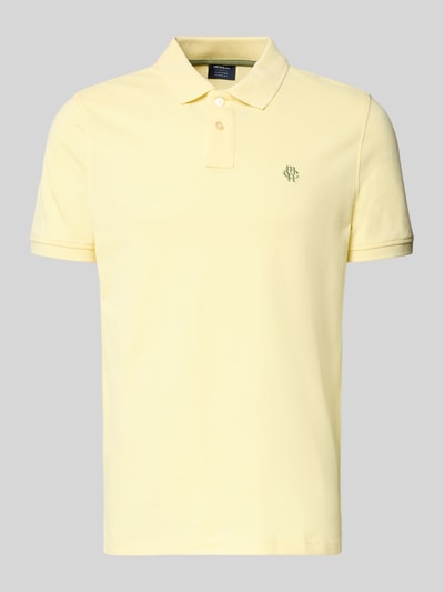 Productfoto, Slim Fit Poloshirt met logo-stitching van MCNEAL in lichtgeel, zuiver katoen, polokraag, ruglengte maat M 70 cm.