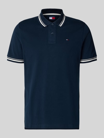Produktfoto, Regular Fit Poloshirt aus reiner Baumwolle von Tommy Jeans, Optik: Unifarben, Logo-Stitching, Polokragen, 2-Knopf-Verschluss, Kurzarm, Jersey, Farbe Dunkelblau
