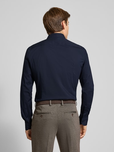 BOSS Koszula biznesowa o kroju slim fit z bardzo długim rękawem model ‘HANK’ Granatowy 5