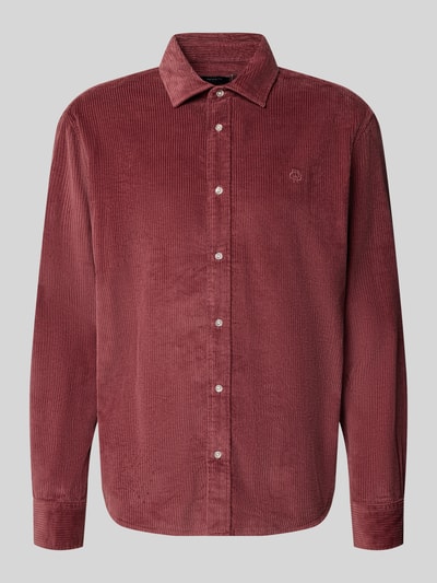 Produktfoto, Regular Fit Freizeithemd mit Label-Stitching von MCNEAL aus bordeauxfarbenem Cord, Kentkragen, reine Baumwolle, strukturierte Textur