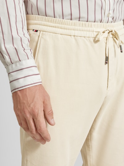 Tommy Hilfiger Regular fit chino met structuurmotief, model 'HARLEM' Beige - 3