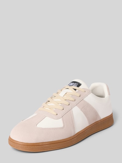 Produktfoto, Sneaker aus Leder mit Schnürung Modell 'Waltor' von Steve Madden in Beige und Weiß, abgerundete Spitze, Label-Detail, 3 cm Absatzhöhe, 8 cm Schafthöhe und Schaftweite, Herren Sneaker.